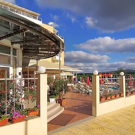 מלון Plamena Palace