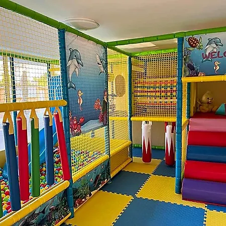 Plamena Palace מלון