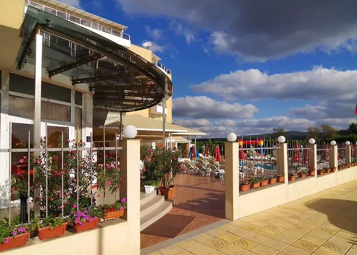 Ξενοδοχείο Plamena Palace