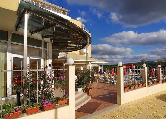 Ξενοδοχείο Plamena Palace